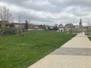 jardins de la place d'Angonia. Amphithéâtre naturel.